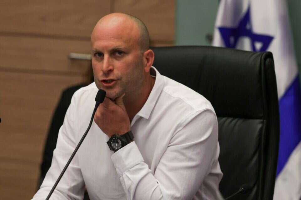 ח"כ יצחק קרויזר , אורן בן חקון