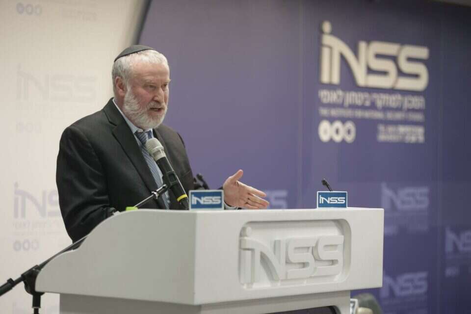 מנדלבליט , יאיר ולר
