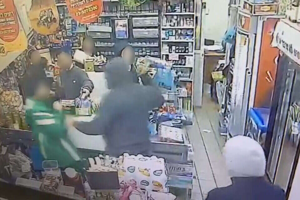 תיעוד התקיפה , ללא קרדיט