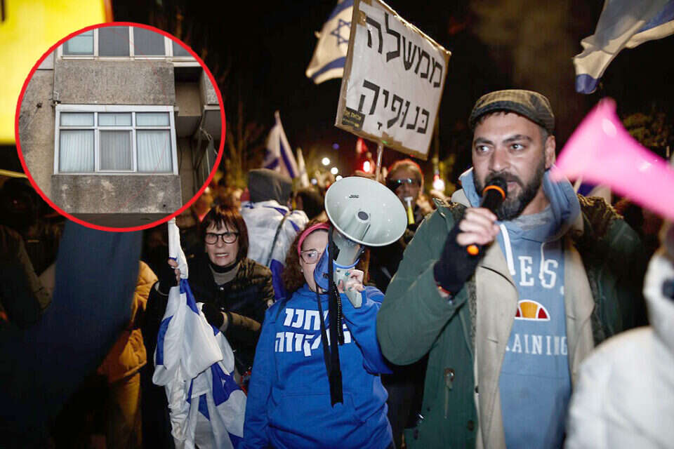 מפגינים ברחוב עזה והבית הריק של ראש הממשלה , אורן בן חקון