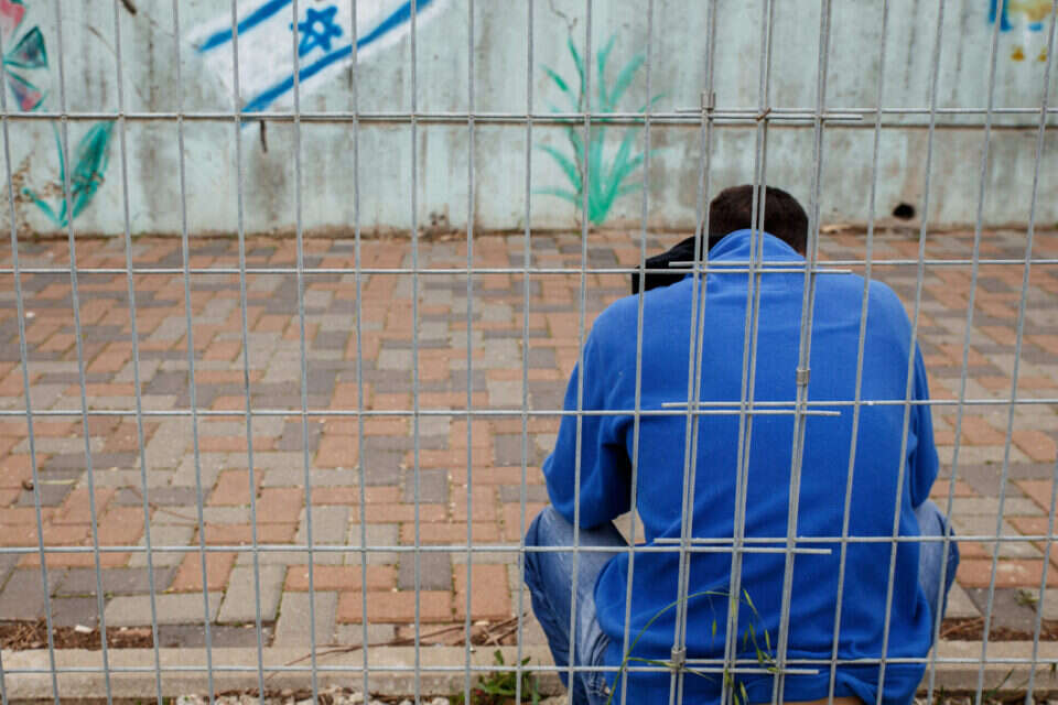 מצב בלתי נסבל שדורש מענה מיידי // אנצ'ו גוש/ג'יני // מצב בלתי נסבל שדורש מענה מיידי ,