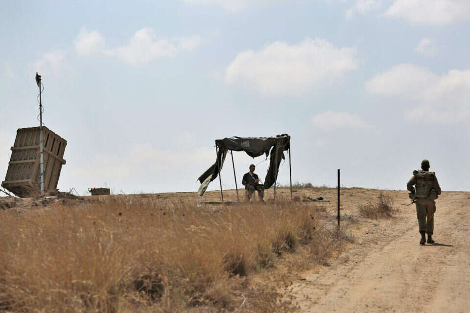 אחת מתוך כמה סוללות כיפת ברזל שהוצבו בדרום הארץ, אתמול // אחת מתוך כמה סוללות כיפת ברזל שהוצבו בדרום הארץ, אתמול , 