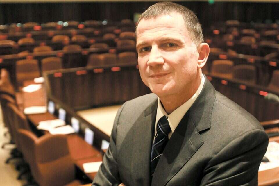 "מעריך שלא יהיו בחירות במהלך שנת 2015". אדלשטיין במשכן הכנסת, השבוע // צילום: יהונתן שאול // "מעריך שלא יהיו בחירות במהלך שנת 2015". אדלשטיין במשכן הכנסת, השבוע ,