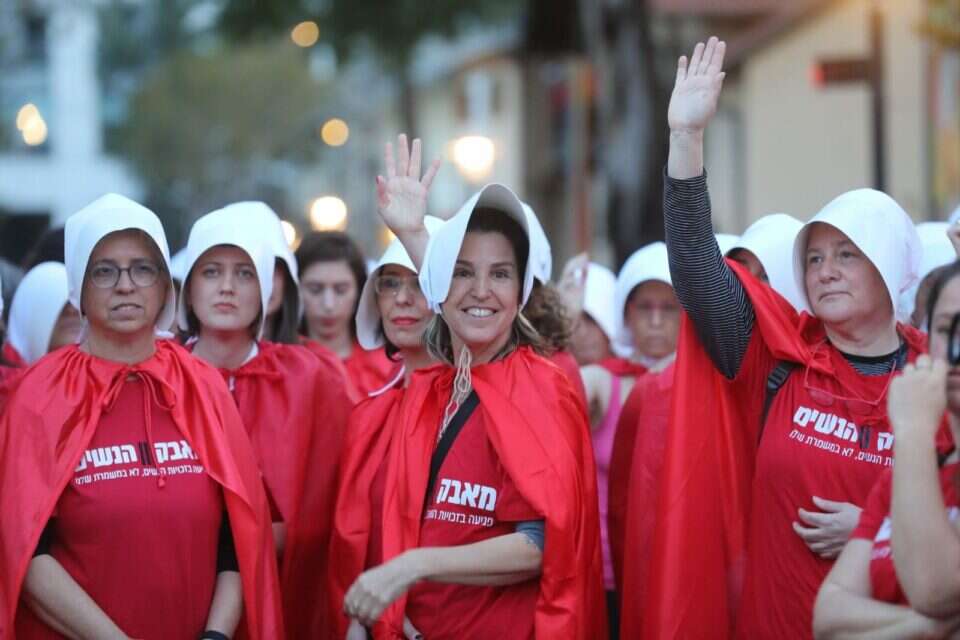 סיפורה של שפחה. נשות המחאה מתכוננות להפגנה נוספת , ללא