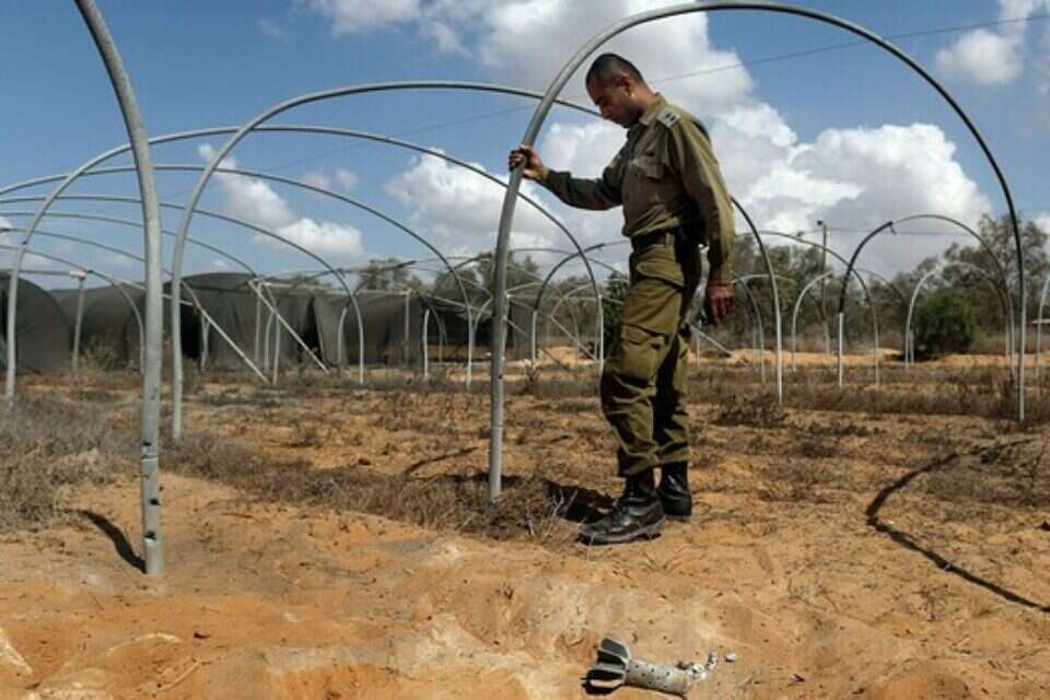 "זה חוסר אחריות לחיות עם מנהרות" // "זה חוסר אחריות לחיות עם מנהרות" ,