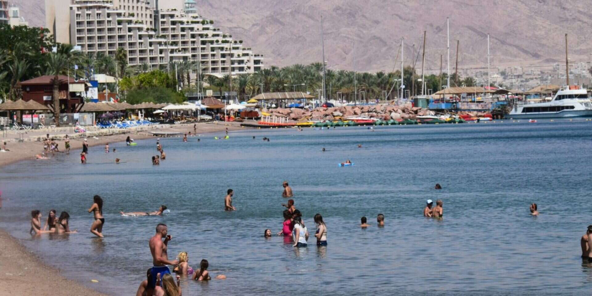 צילום: יהודה בן יתח (ארכיון) // חוזרים לבתי המלון. אילת , .