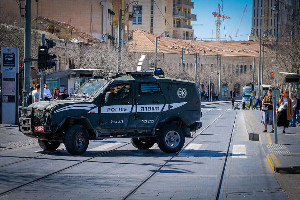 החשוד בעבירות מין נעצר (ארכיון) , אורן בן חקון
