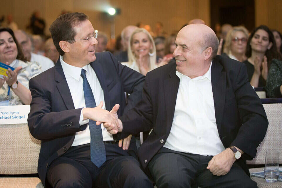 נתן שרנסקי (מימין) והנשיא הרצוג (ארכיון)