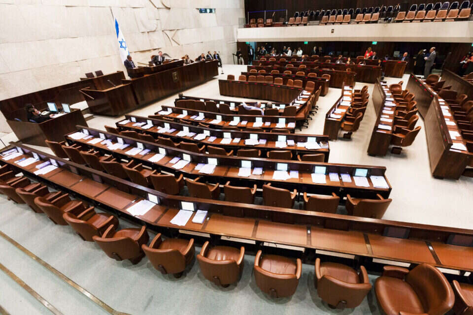 חוזרים למשכן // חוזרים למשכן ,