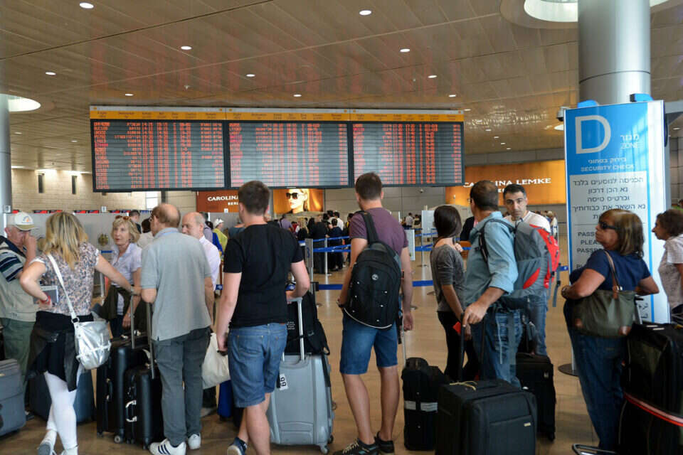 התורים בנתב"ג, השבוע צילום: יוסי זליגר // התורים בנתב"ג, השבוע ,