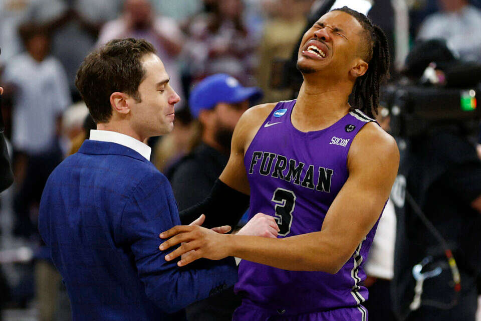 מייק בות'וול לא מצליח לעצור את הדמעות
, איי.אף.פי