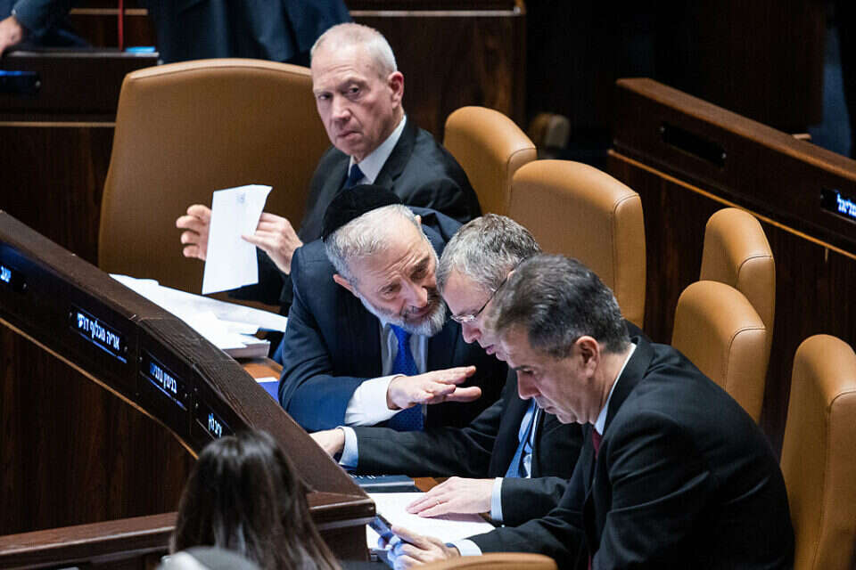 גלנט עם חברי הממשלה , אורן בן חקון