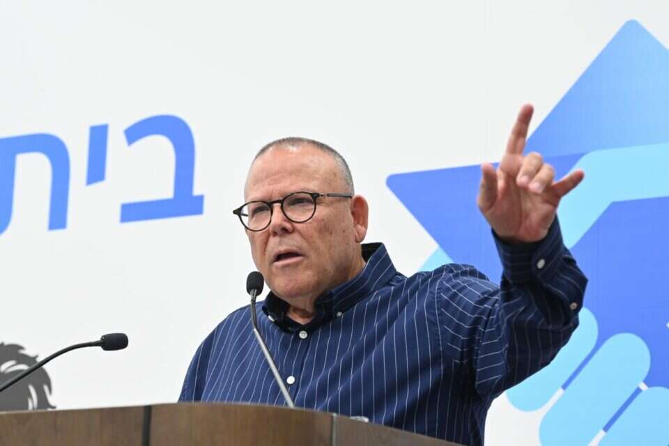 ארנון בר דוד. ההסתדרות הכריזה על שביתה כללית