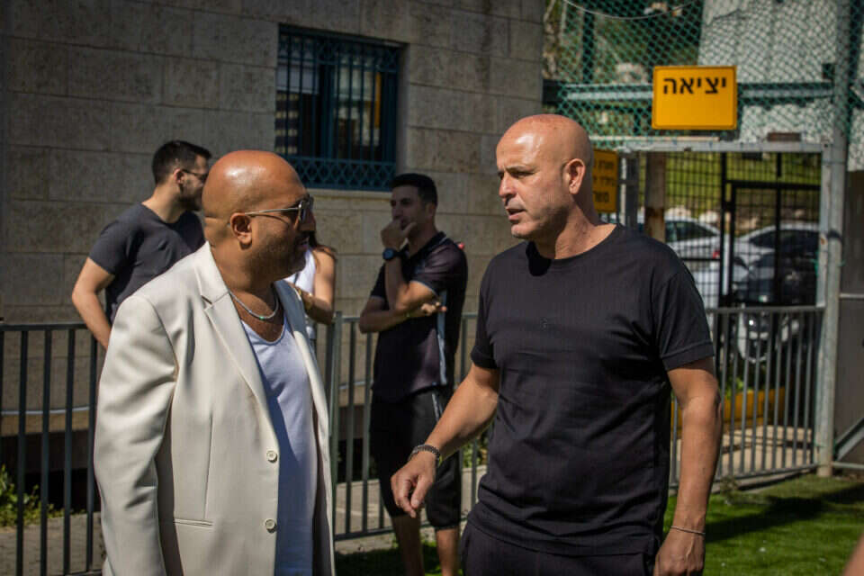 אבוקסיס ואברמוב , אורן בן חקון