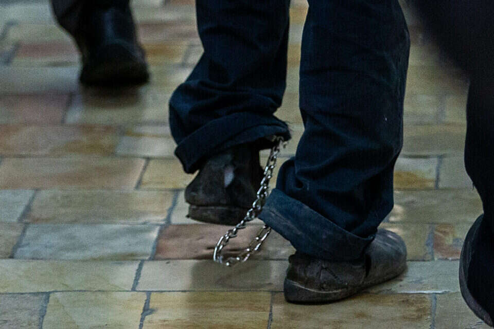 Suspected graffiti ended in a shooting: a 15-year-old boy was seriously injured - a member of the emergency squad was arrested