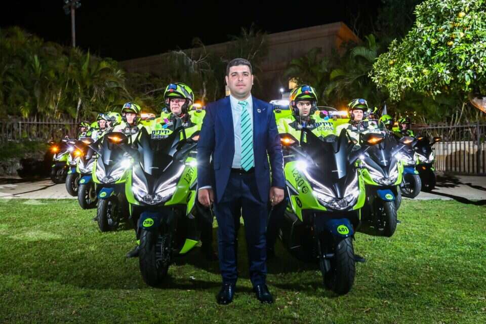 יחידת האופנועים של ארגון ידידים , אוראל עזרא