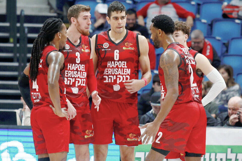 שחקני הפועל ירושלים. משחקים על כל הקופה , אלן שיבר