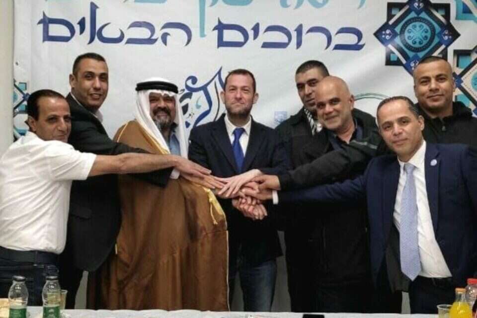 שייחים ואנשי ציבור ישראלים ופלשתינים במפגש , מוא"ז שומרון