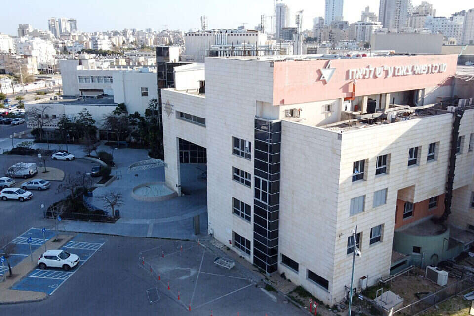 בית החולים לניאדו , דני מרון