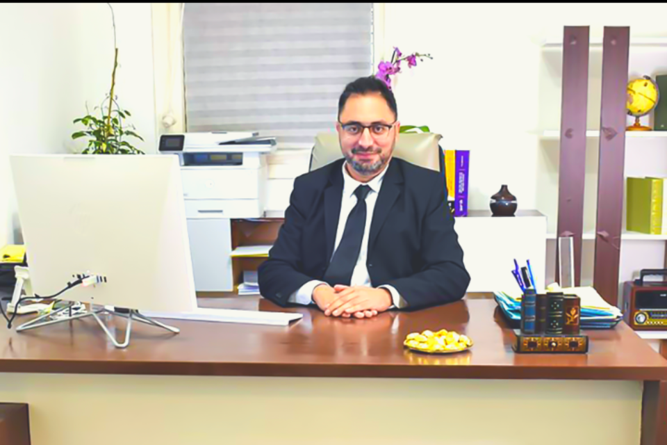 עו"ד ליאור אבן עזרא ,