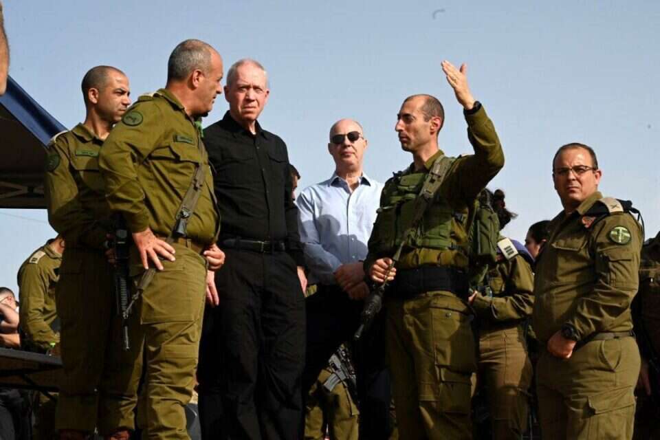 חושש מהמשך שחיקת רעיון צבא העם, שר הביטחון גלנט בצומת חמרה (ארכיון) , אריאל חרמוני, משרד הביטחון