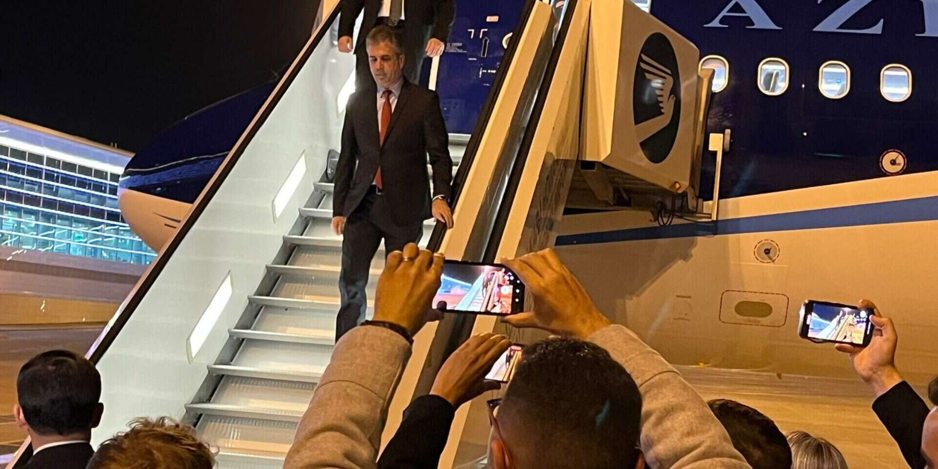 שר החוץ אלי כהן נוחת בטורקמניסטן , אריאל כהנא
