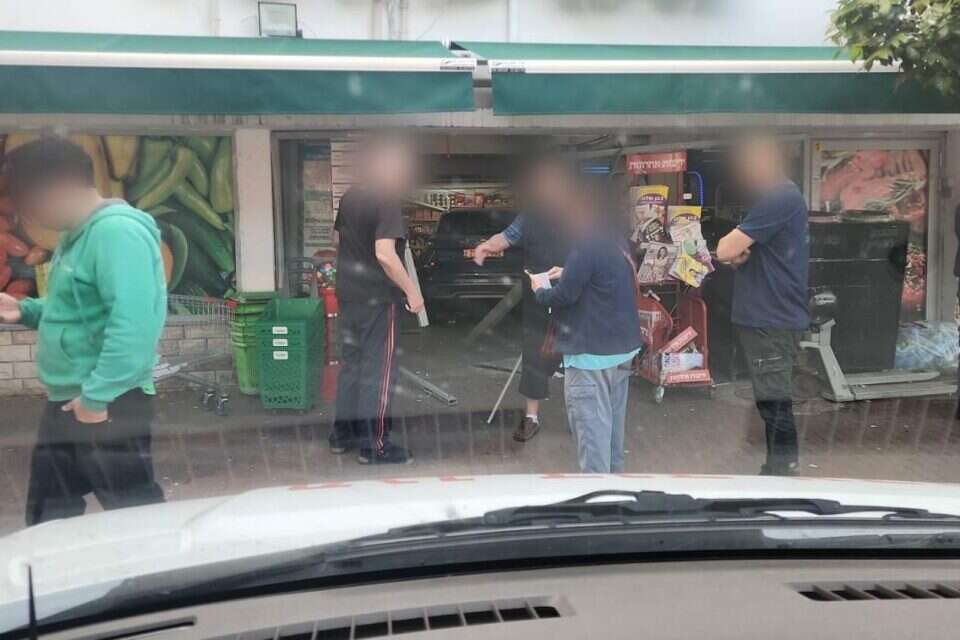 התנגש בקיר סופרמרקט , דוברות מד"א