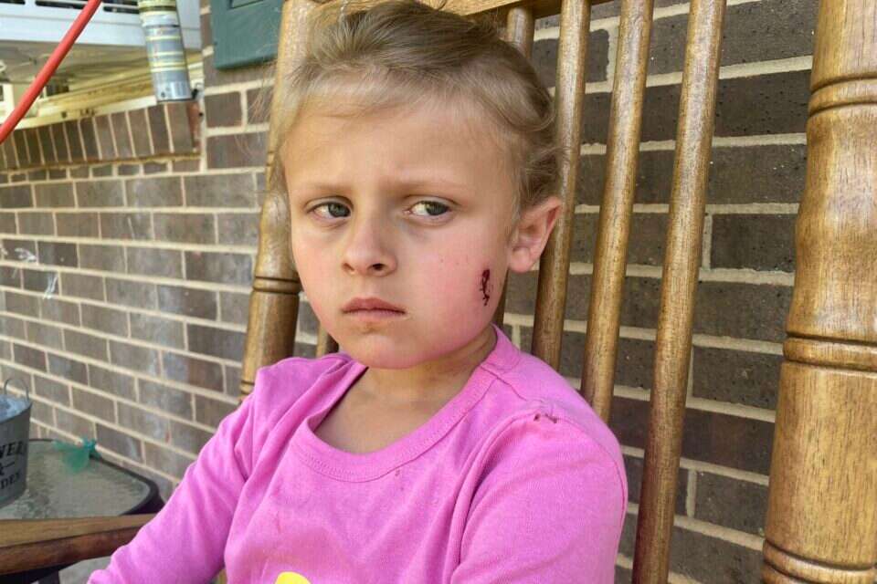 קינסלי. "למה הוא ירה באבא ובי?" , מתוך אתר WSOC