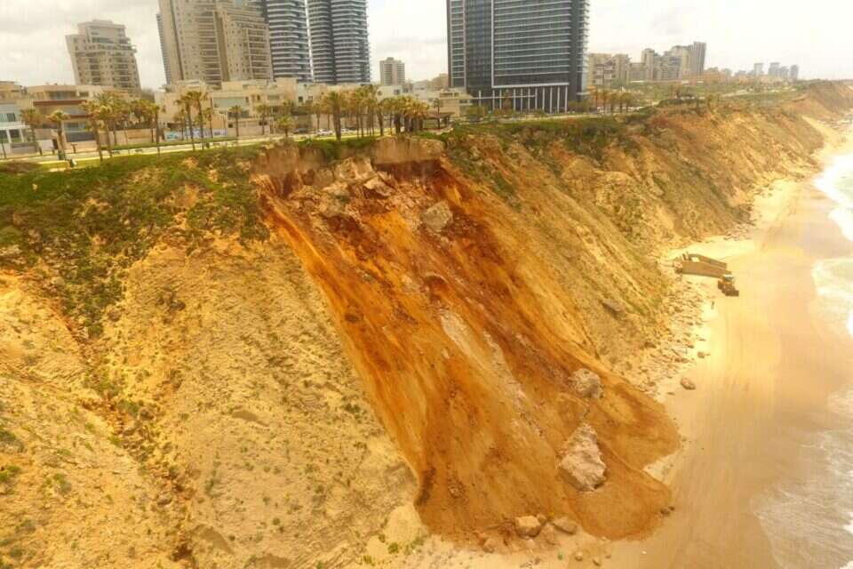 המצוק קרס (ארכיון) , מעגן