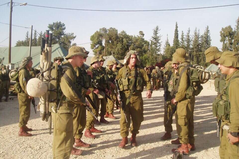 אילן והמחלקה בפעילות , באדיבות "זהות"