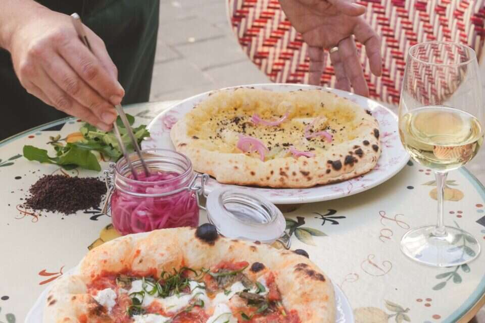 קפה מרטיני , מייגן מיימון