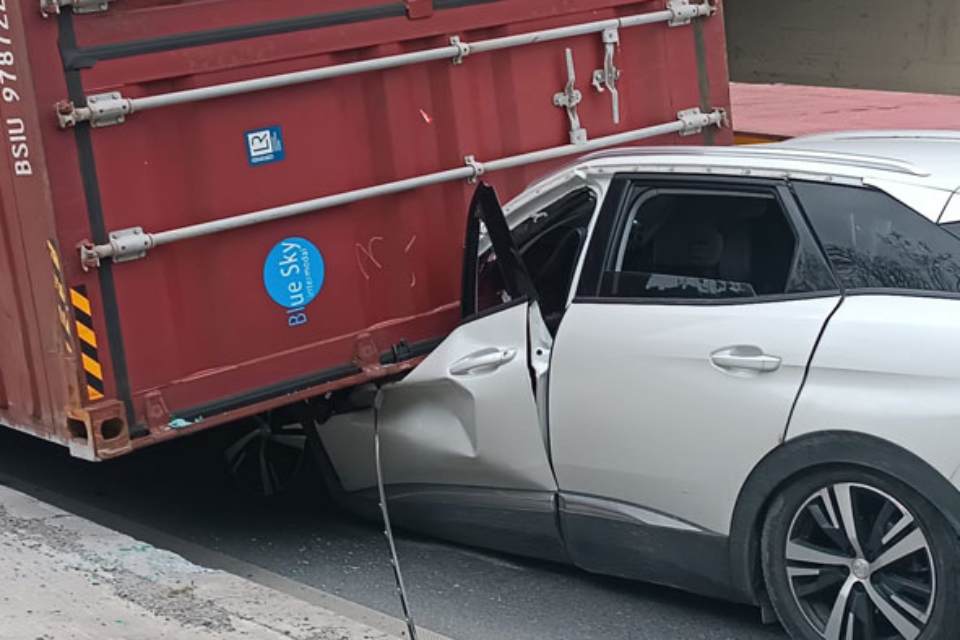 מכוניתו ההרוסה של בריאנט דנסטון