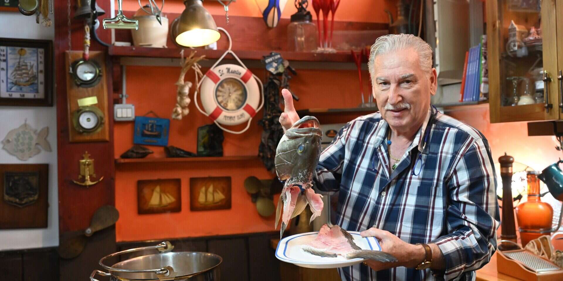 אידי ישראלוביץ מכין מרק דגים , יוסי זליגר