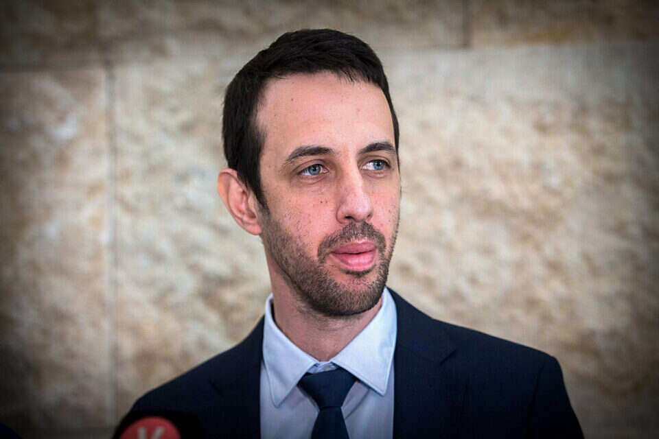 חבר הכנסת קלנר , אורן בן חקון