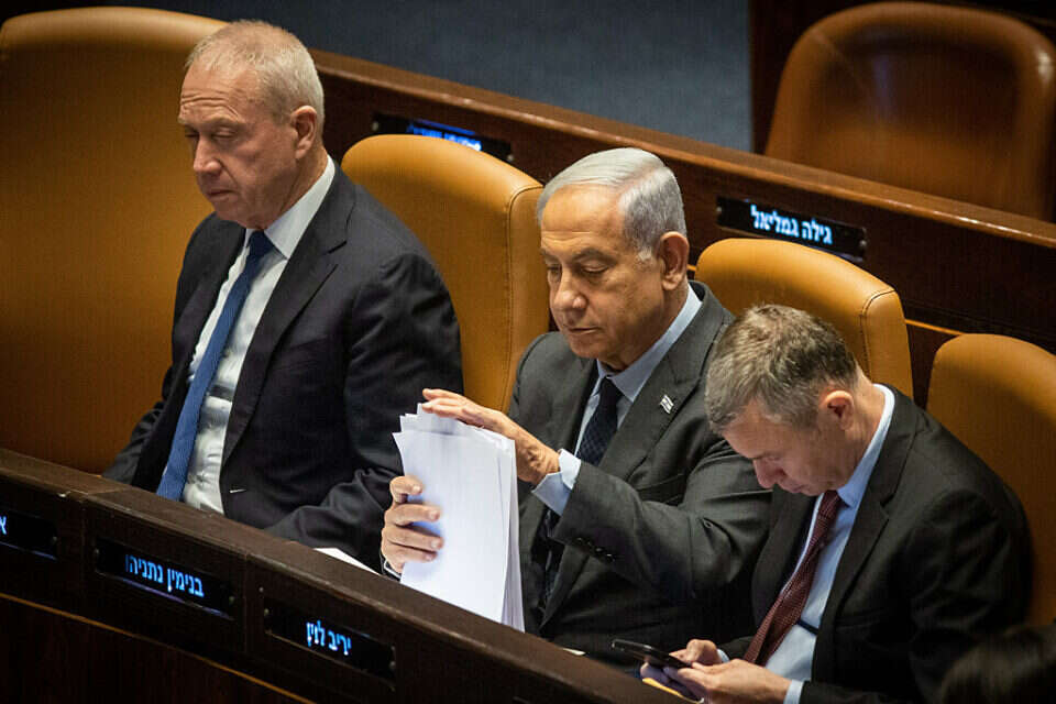 רה"מ עם לוין ודיכטר במליאה. בליכוד נערכים לעידן שאחרי נתניהו , אורן בן חקון