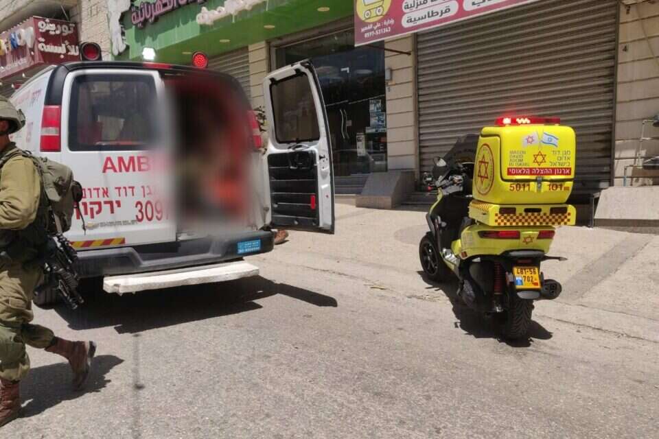 זירת בפיגוע בחווארה. ישראלי כבן 20 נפצע באורח קל , תיעוד מבצעי מד"א