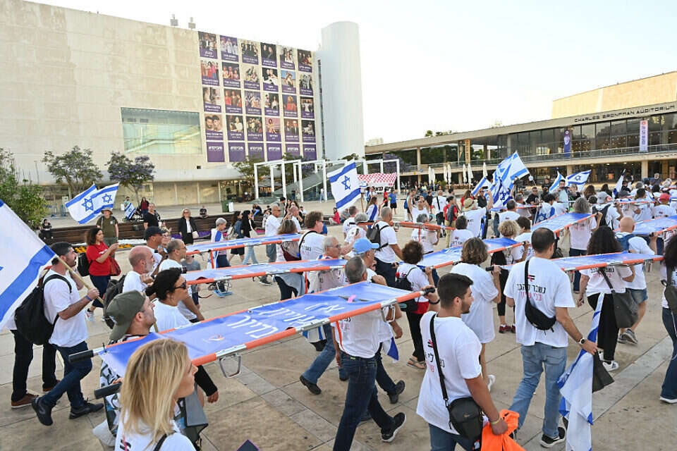 מחאת האלונקות בכיכר הבימה , יוסי זליגר