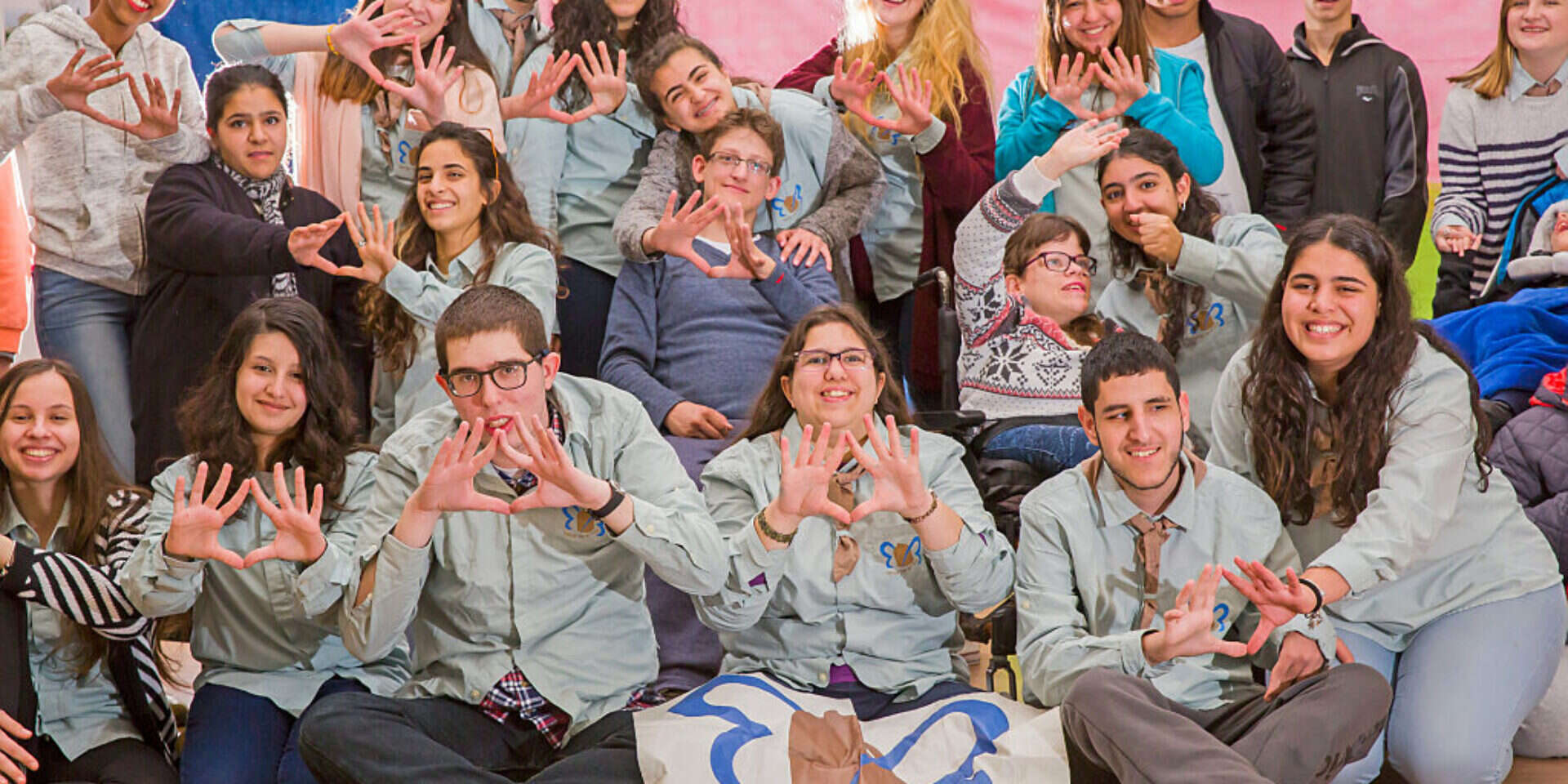 פעילות תנועת כנפיים של קרמבו (ארכיון) , יהושע יוסף