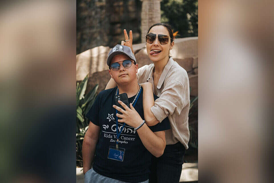 גל גדות עם ילדי "להושיט יד"  , אורי מאירוביץ'