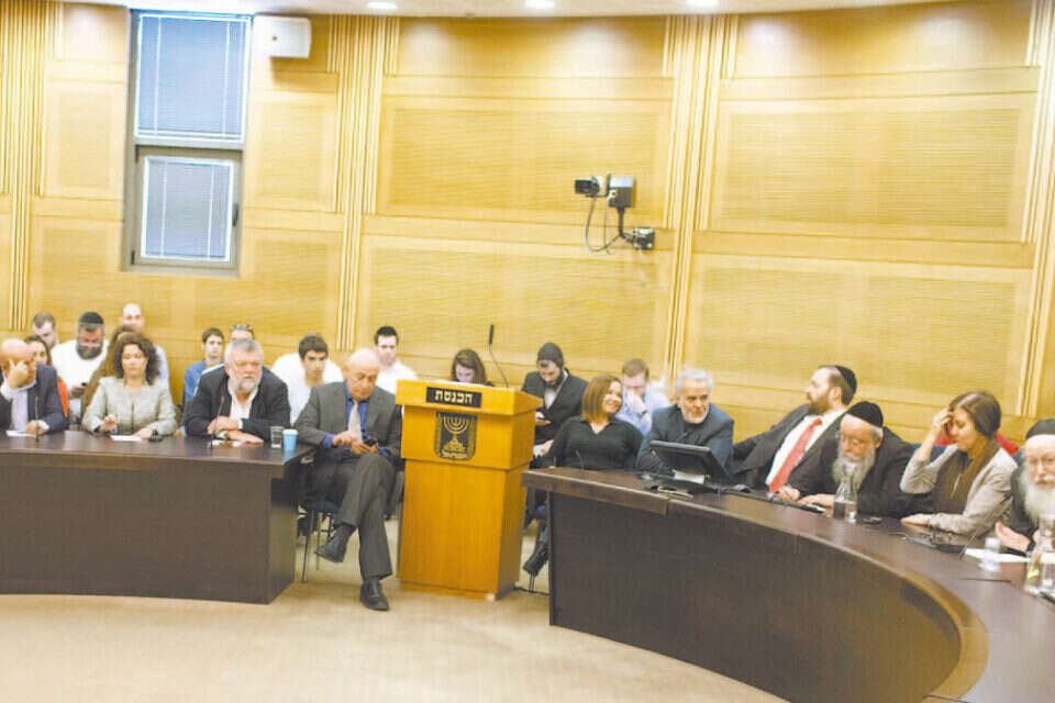ישיבת המחאה האלטרנטיבית של סיעות האופוזיציה // ישיבת המחאה האלטרנטיבית של סיעות האופוזיציה ,