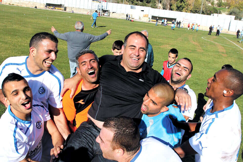 ג'רי בן חמו מאמן מעלות מקבל את הכבוד הראוי למי שעלה לרבע גמר הגביע // ג'רי בן חמו מאמן מעלות מקבל את הכבוד הראוי למי שעלה לרבע גמר הגביע ,