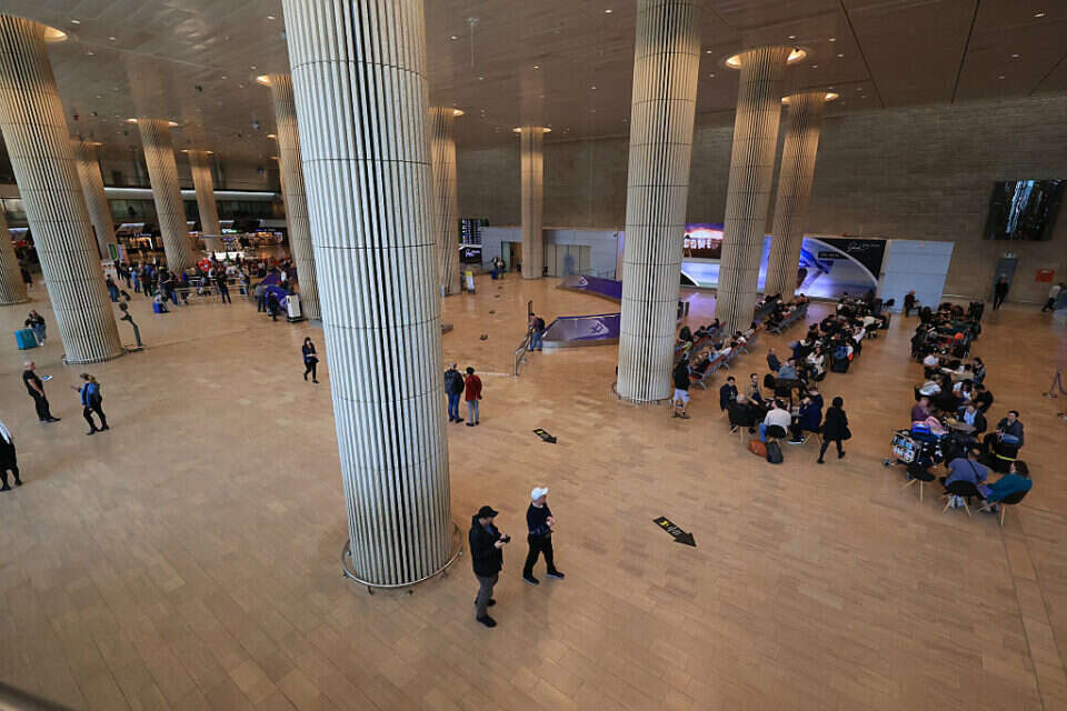 מעט מאוד נוסעים בנתב"ג , קוקו