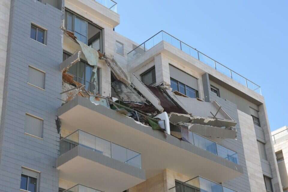 צילום: יצחק ברבי // המרפסת שקרסה , 