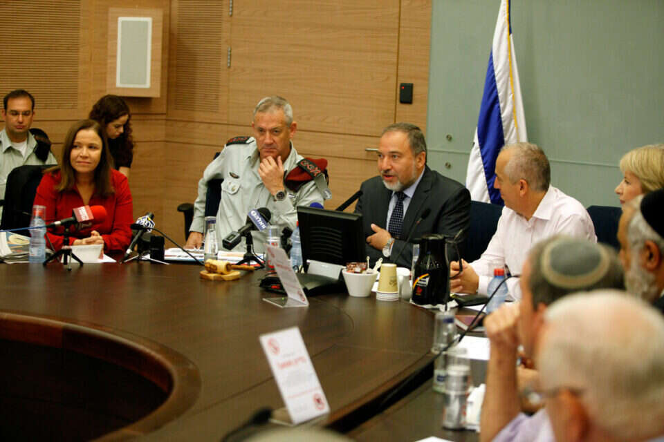 ישיבת ועדת חוץ וביטחון. מתי ימונה יו"ר קבוע?         צילום: ליאור מזרחי // ישיבת ועדת חוץ וביטחון. מתי ימונה יו"ר קבוע? , 