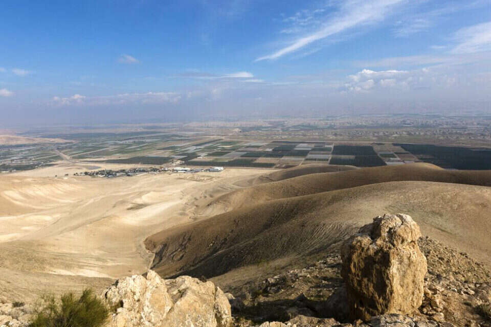 תצפית על בקעת הירדן // ירדן פועלת לשימור הקשר עם ישראל. תצפית על בקעת הירדן ,