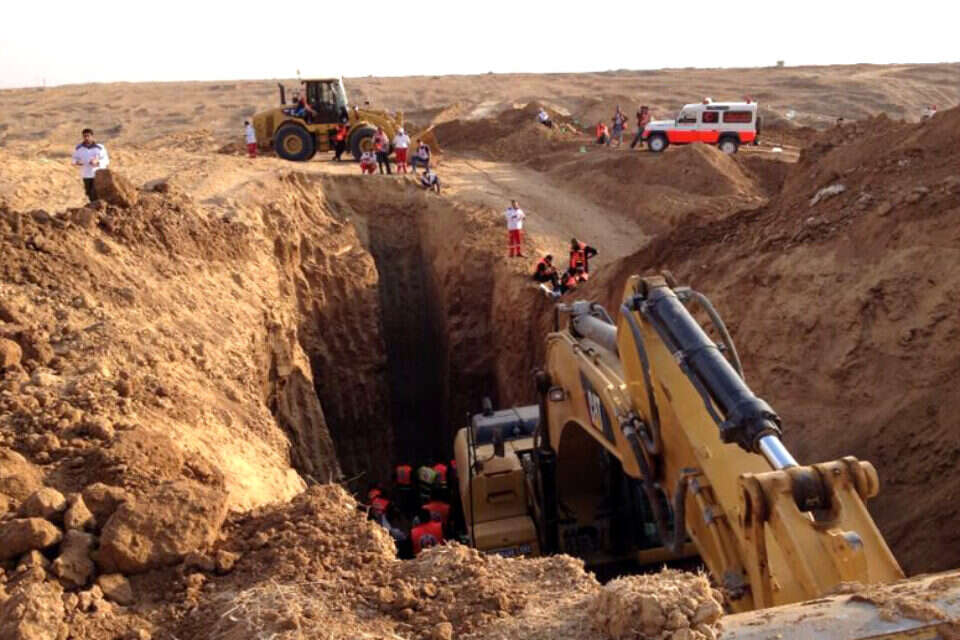 צילום: דובר צה"ל // עזה, אתמול. החיפושים אחר גופות המחבלים במנהרה ,