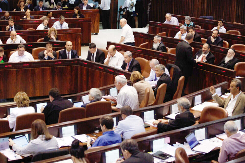 הדיון בחוק המשילות בכנסת ביולי השנה. ח"כ הופמן: "יימנע מצב של רסיסי מפלגות" // הדיון בחוק המשילות בכנסת ביולי השנה. ח"כ הופמן: "יימנע מצב של רסיסי מפלגות" ,