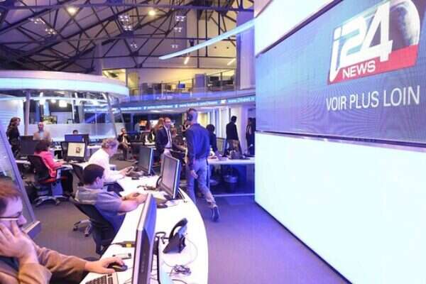 וידוי קשה וכואב. מגישת החדשות בערוץ i24News  , יהושע יוסף 