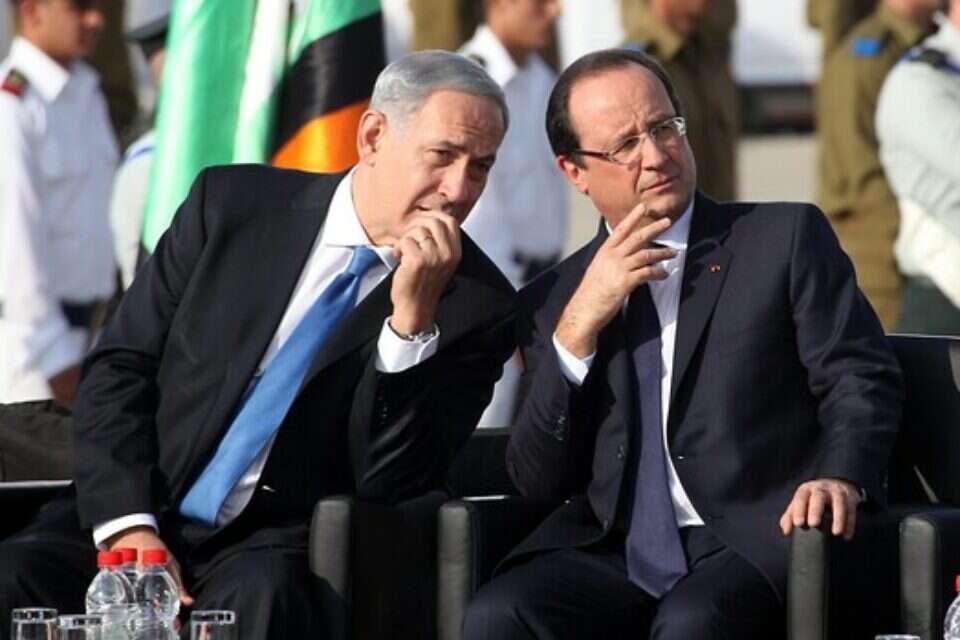 נשיא צרפת בארץ // נתניהו עם נשיא צרפת, ברגע נחיתתו בארץ ,