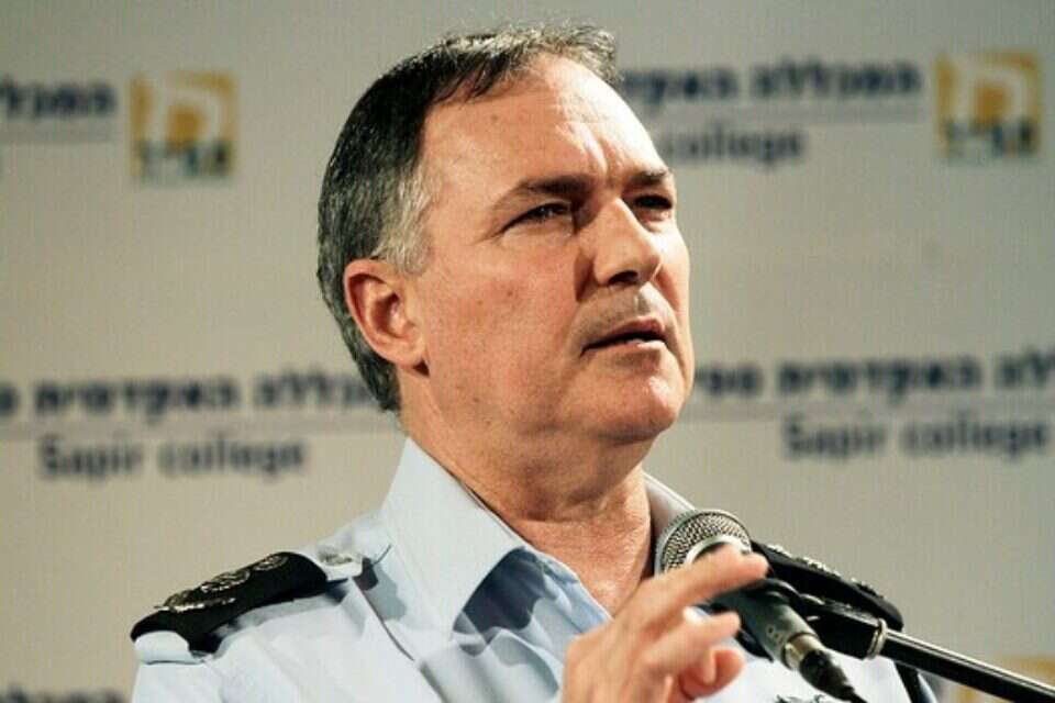 רנ"צ דנינו. "לתת לשוטרים לעשות את עבודתם" // רנ"צ דנינו. "לתת לשוטרים לעשות את עבודתם" , 